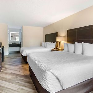 Clarion Inn & Suites Kissimmee-Lake Buena Vista South